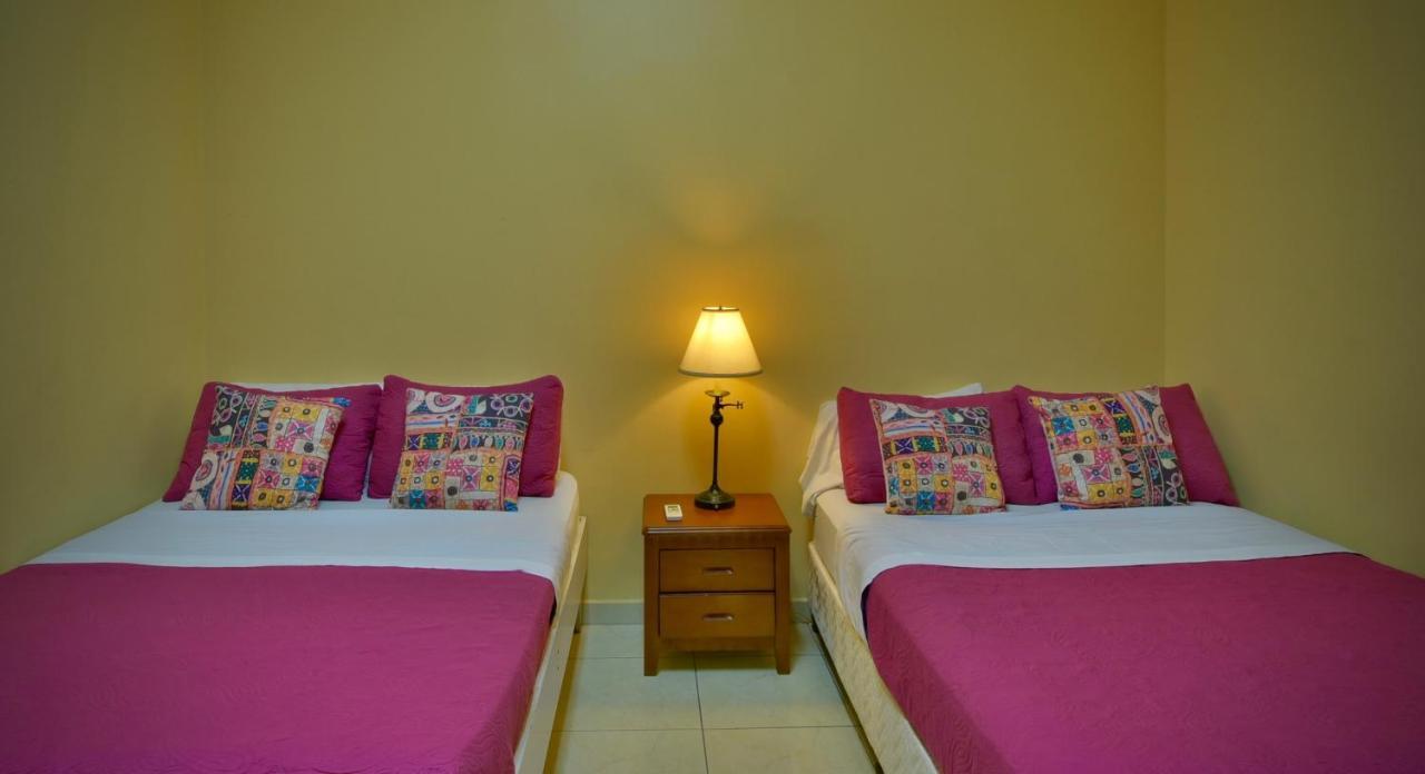Pista Q Hostel And Apartments Oranjestad Exteriér fotografie