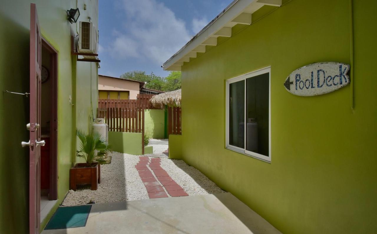Pista Q Hostel And Apartments Oranjestad Exteriér fotografie